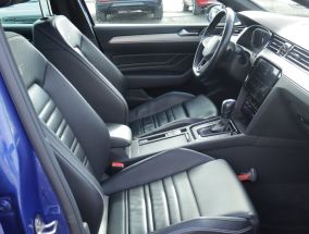 Volkswagen Passat - 2021