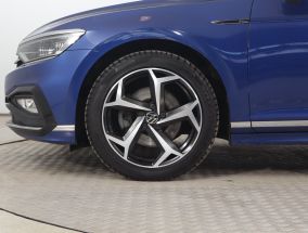 Volkswagen Passat - 2021