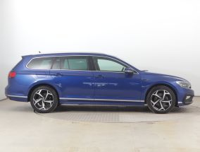 Volkswagen Passat - 2021