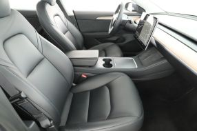 Tesla Model 3 - 2021