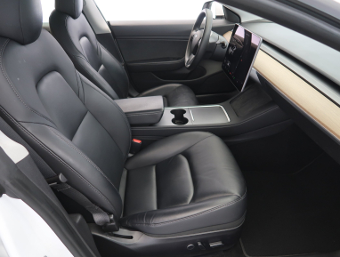 Tesla Model 3 - 2020