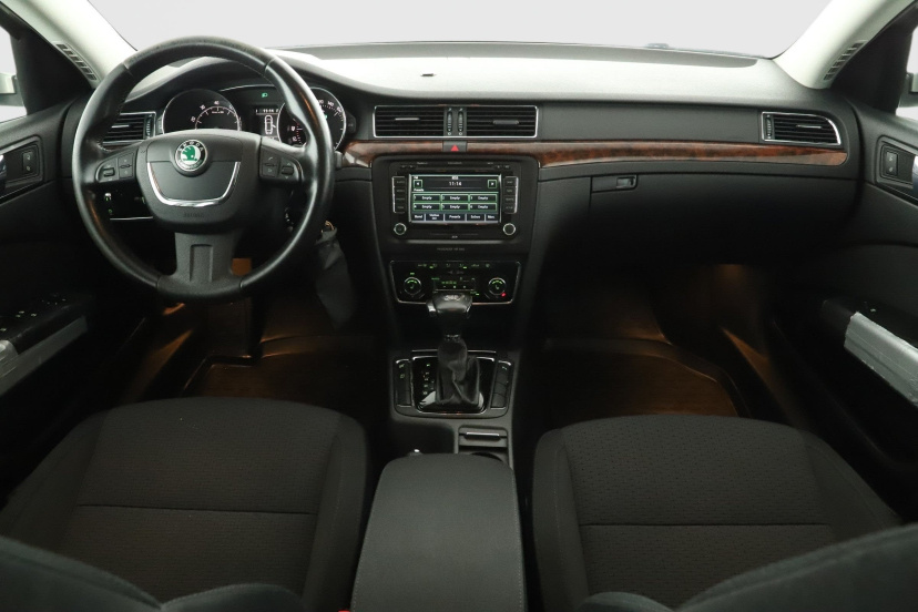 Škoda Superb, 2009