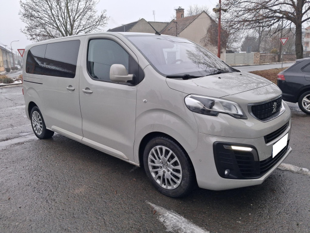 Peugeot Traveller 2017