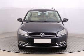 Volkswagen Passat - 2011