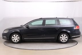 Volkswagen Passat - 2011