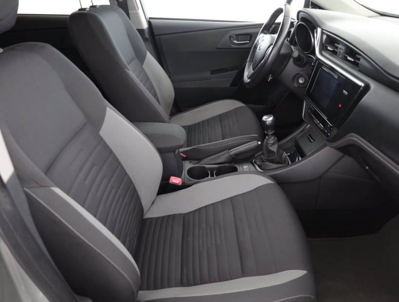 Toyota Auris, 2016