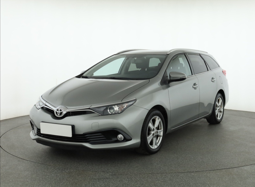 Toyota Auris, 2016