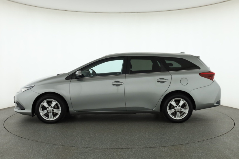 Toyota Auris, 2016