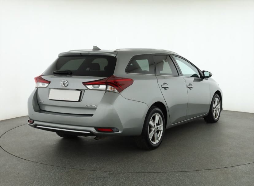 Toyota Auris, 2016