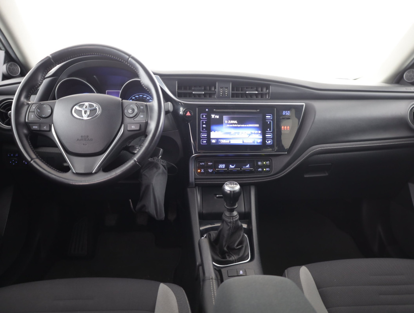 Toyota Auris, 2016