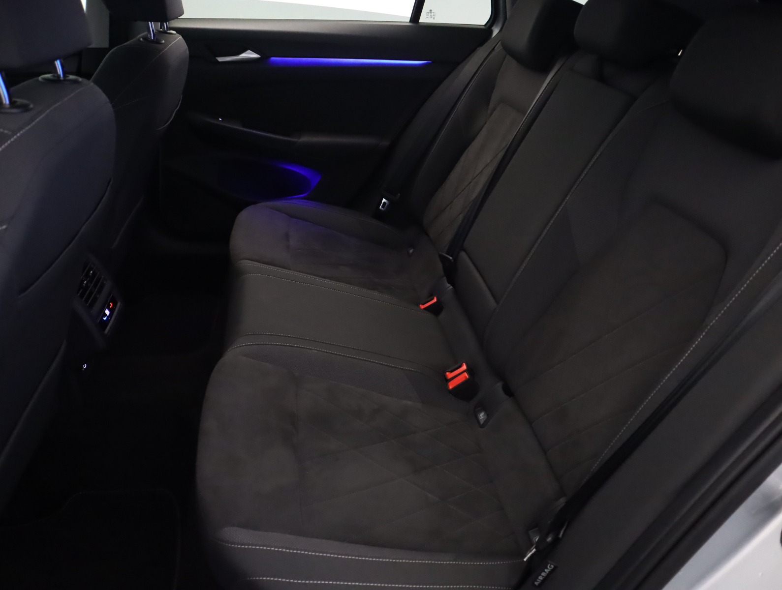 Volkswagen Golf - 2023