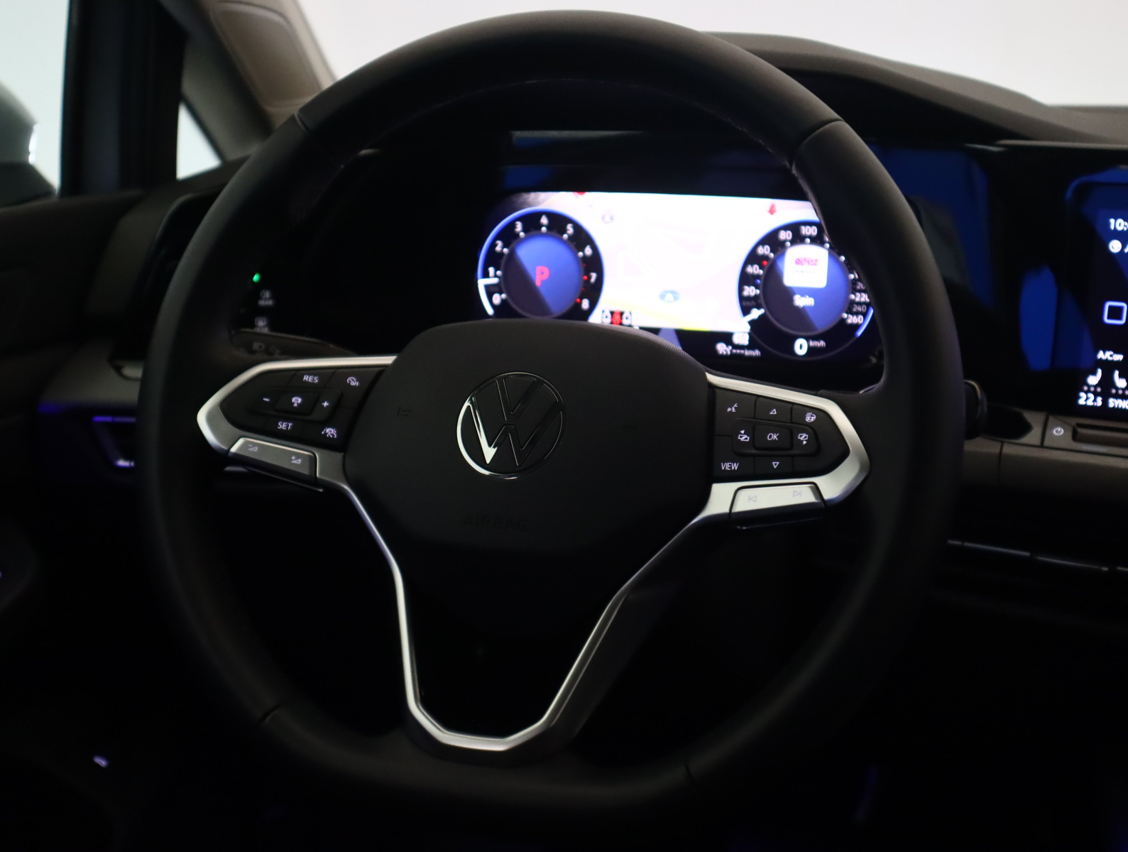 Volkswagen Golf - 2023