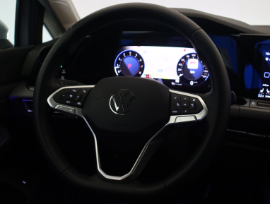 Volkswagen Golf - 2023