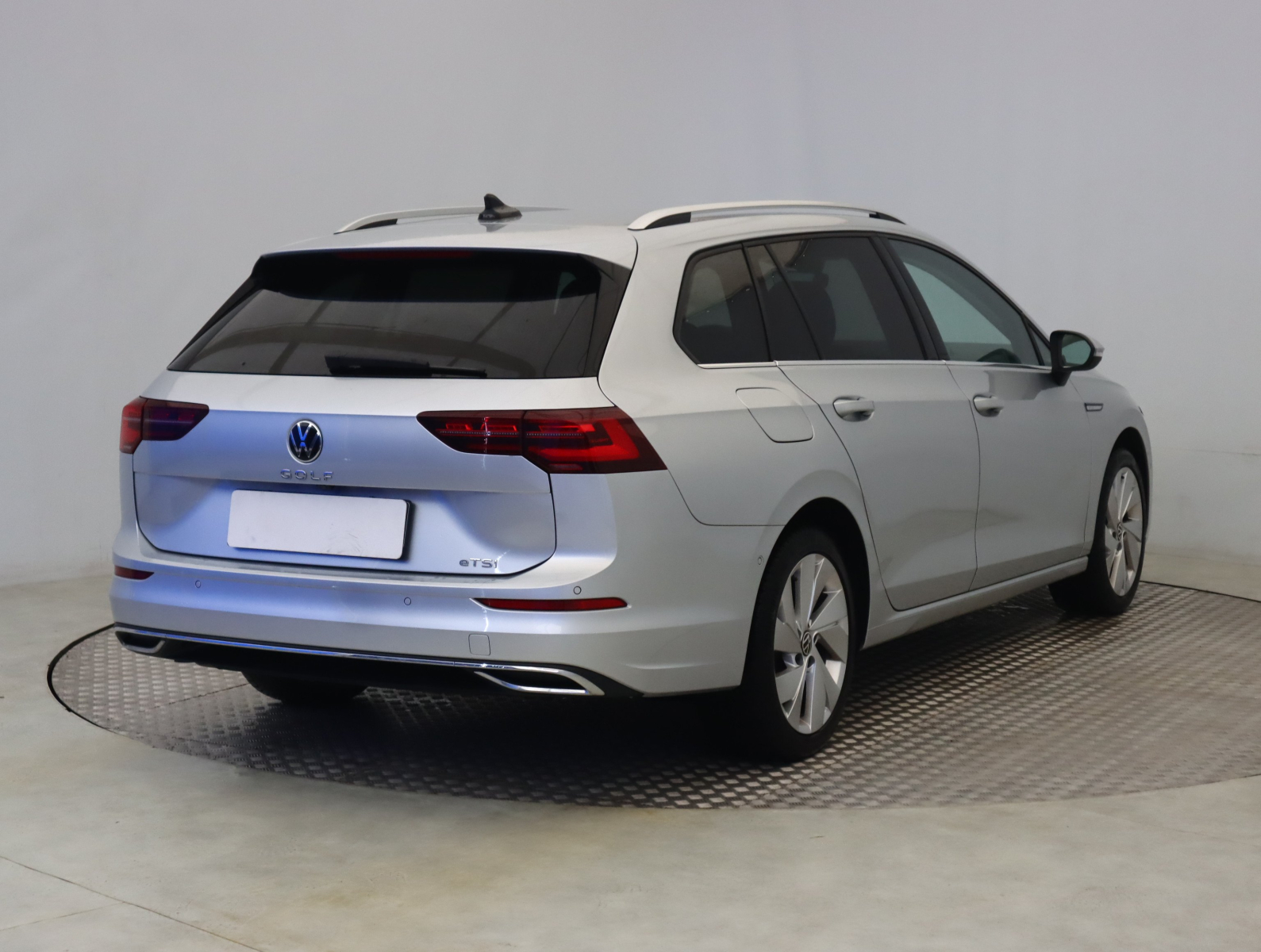 Volkswagen Golf - 2023