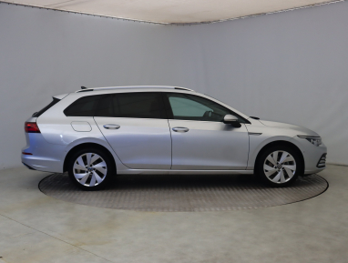 Volkswagen Golf - 2023