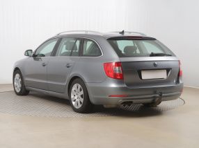 Škoda Superb - 2011