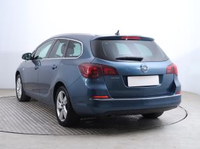Opel Astra - 2013