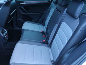 Volkswagen Tiguan - 2016