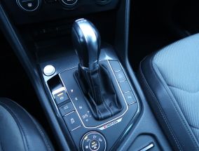 Volkswagen Tiguan - 2016