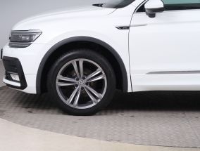 Volkswagen Tiguan - 2016