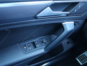 Volkswagen Tiguan - 2016