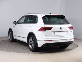 Volkswagen Tiguan - 2016