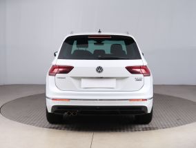 Volkswagen Tiguan - 2016
