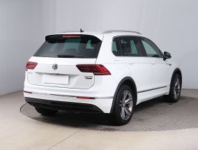 Volkswagen Tiguan - 2016