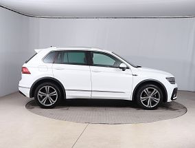 Volkswagen Tiguan - 2016