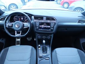 Volkswagen Tiguan - 2016