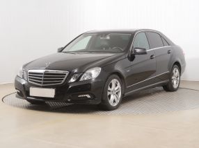 Mercedes - Benz E - 2009