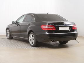 Mercedes - Benz E - 2009
