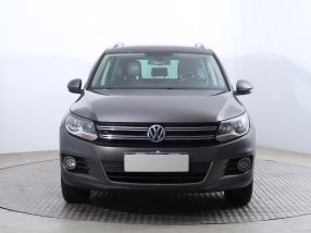 Volkswagen Tiguan - 2012