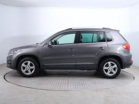 Volkswagen Tiguan - 2012