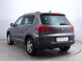 Volkswagen Tiguan - 2012