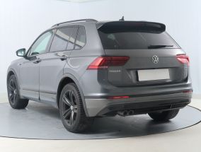 Volkswagen Tiguan - 2020
