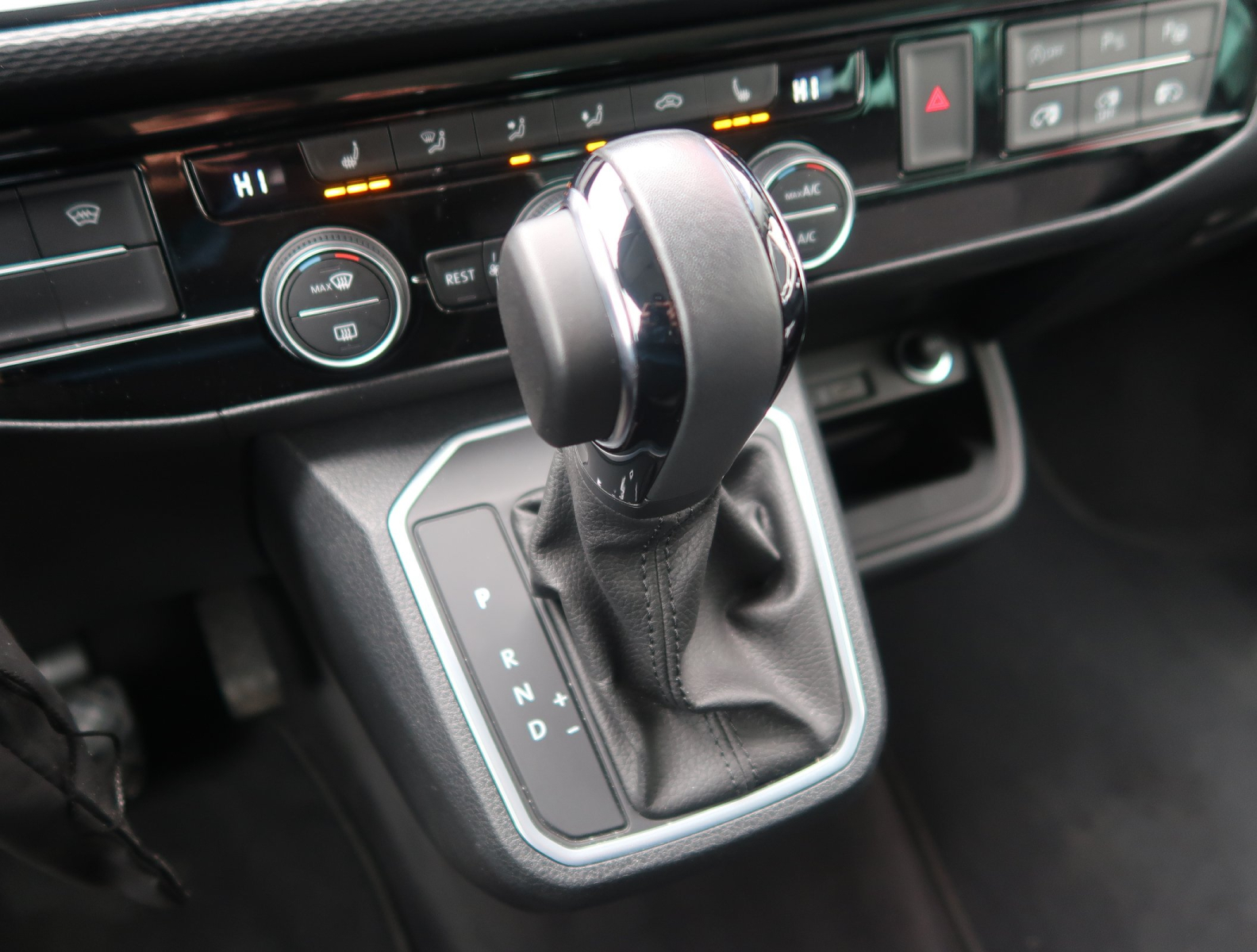 Volkswagen Multivan - 2024