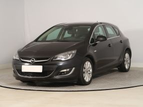 Opel Astra - 2013