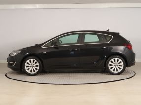 Opel Astra - 2013