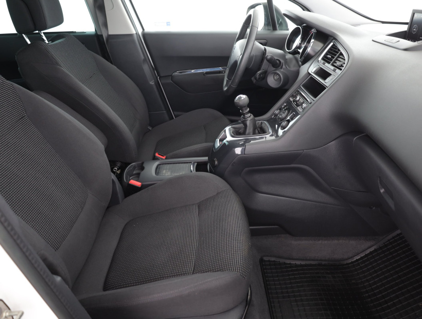 Peugeot 5008, 2013