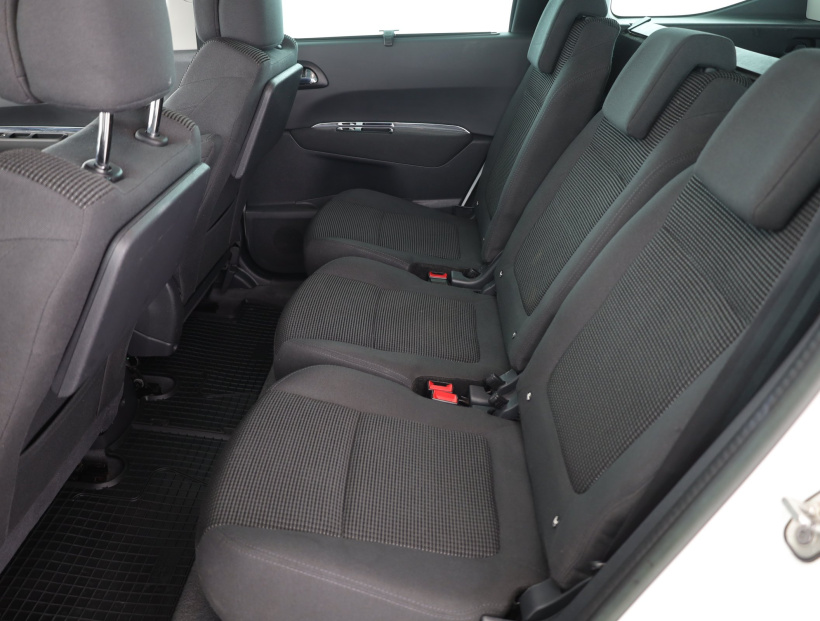 Peugeot 5008, 2013