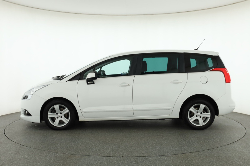 Peugeot 5008, 2013