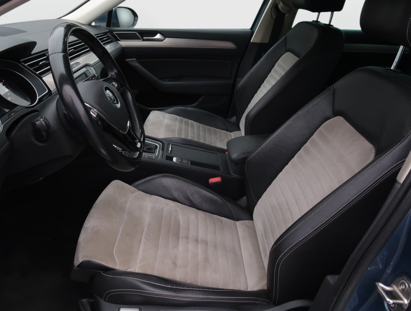 Volkswagen Passat, 2016