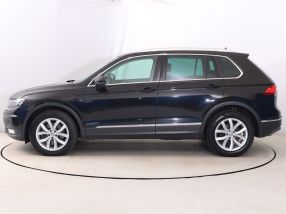 Volkswagen Tiguan - 2016