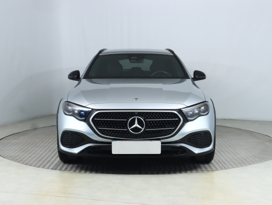 Mercedes - Benz E
