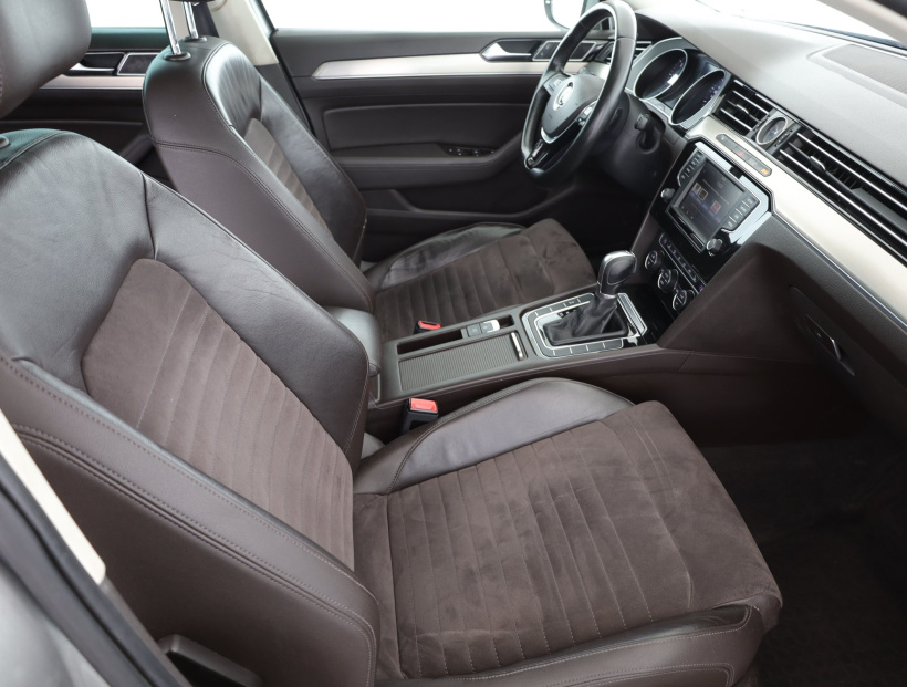 Volkswagen Passat, 2015