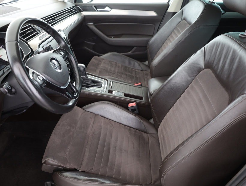 Volkswagen Passat, 2015