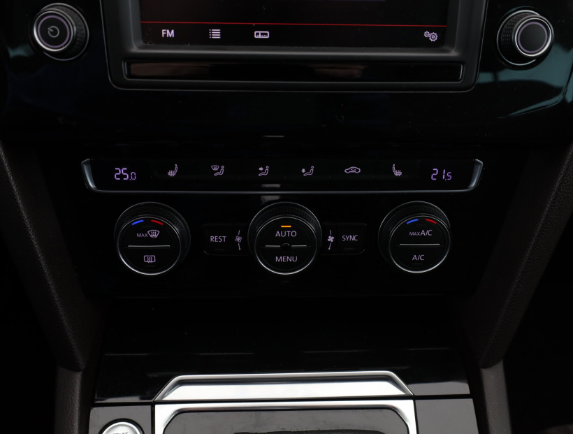 Volkswagen Passat, 2015