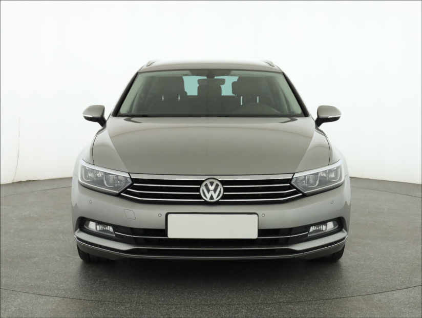Volkswagen Passat, 2015