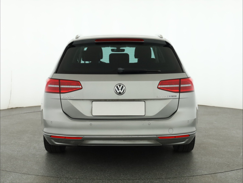 Volkswagen Passat, 2015